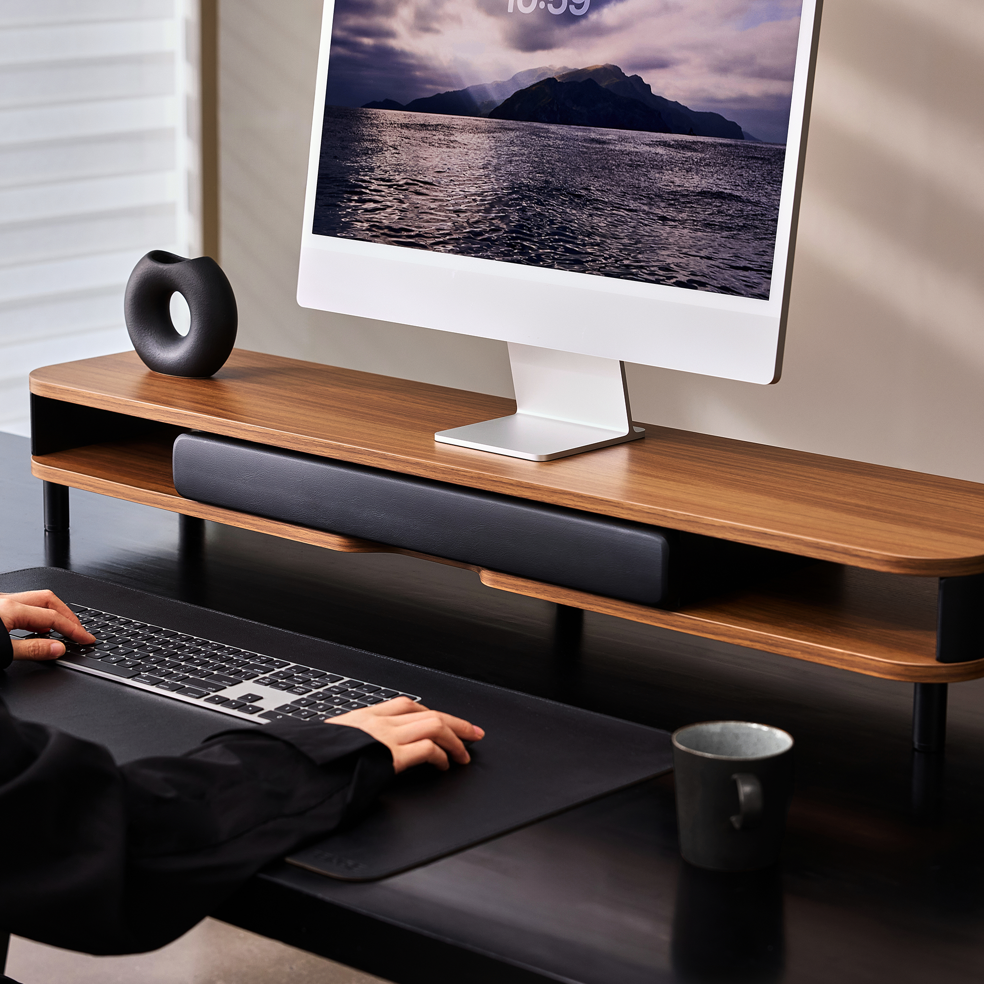 Bastion D510 Monitor Stand