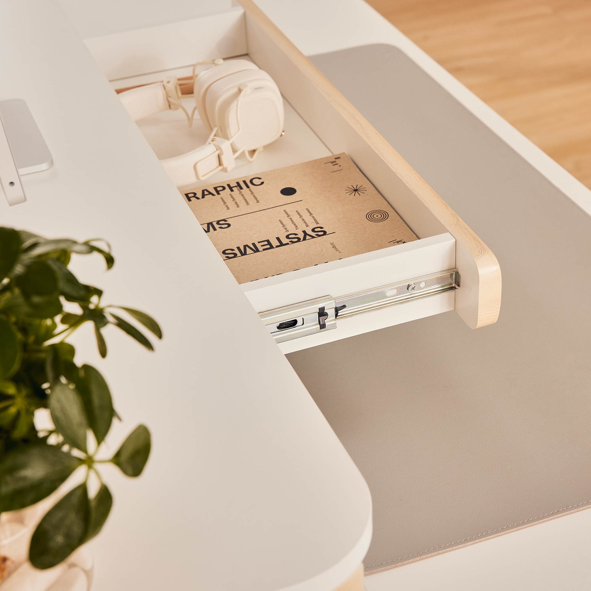 Bastion D510 Monitor Stand